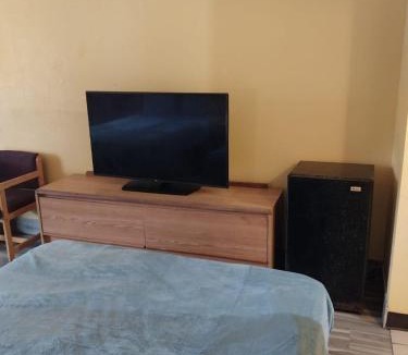 Jackson Apartment | Gated 2 Queen Beds Hotel Room 112