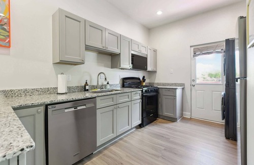 Main Street Historic District Apartment | Geaux Tigers! - 1BD Apartment, Ground Floor
