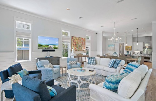 Cottage District House | Getaway This Fall to Oh Happy Day - Cottage District! Ping Pong Table!