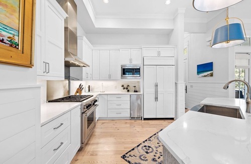 Cottage District House | Getaway This Fall to Oh Happy Day - Cottage District! Ping Pong Table!