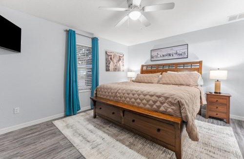 Fellowship House | Giddy Up Getaway Spotless Pets OK 8 min to WEC 2 Kings Fenced Yard