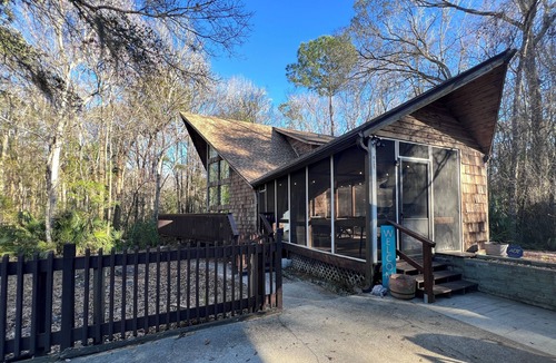 Chassahowitzka House | Glass River House with pool half mile to boat ramp and kayak launch & rentals