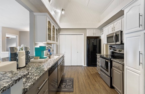 Rowlett House | Go jump in the Lake-Ray Hubbard
