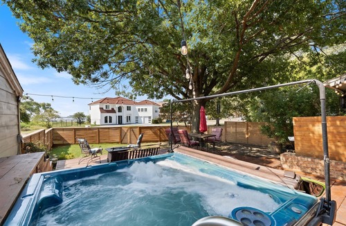 Rowlett House | Go jump in the Lake-Ray Hubbard