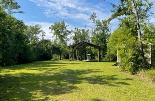 Clarksville House | Golden RV Retreat at Bear Creek