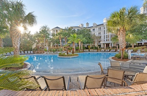 Baytowne Wharf Condo | Golf Cart ~ 2nd Floor Studio ~ Kitchenette ~ Bayside Gated Resort