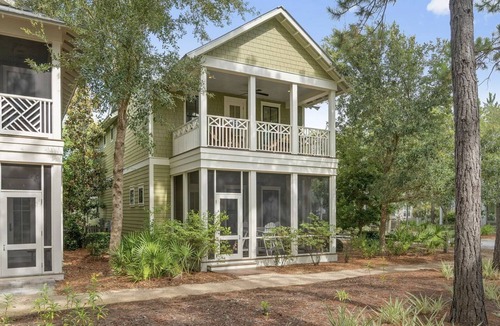 Forest District House | 🏖 GOLF CART ☀ PRIVATE BEACH 9 POOLS Luxurious WaterColor Cottage!