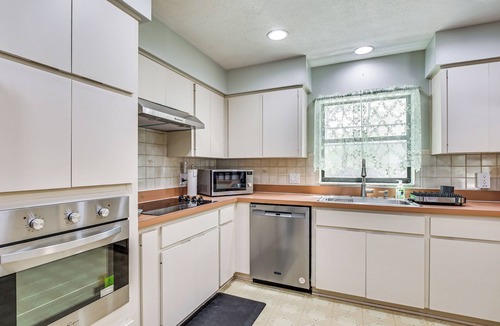 Citrus Springs Cottage | Golf Course Views! Home 10 Mi to Crystal River