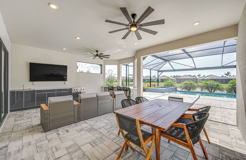 Naples House | Golf, Swim, Shop & More: Luxury Retreat in Naples!