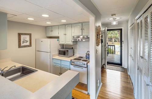 Diamondhead Condo | Golfer's Getaway! Modern Diamondhead Condo