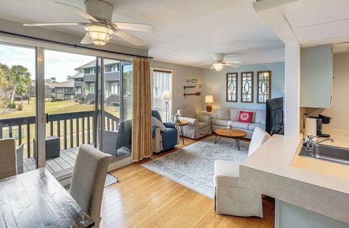 Diamondhead Condo | Golfer's Getaway! Modern Diamondhead Condo