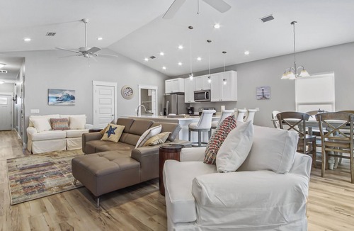 Laguna Beach Estates House | "GONE COASTAL'"JUST STEPS TO SUGAR WHITE SANDS AND EMERALD WATERS