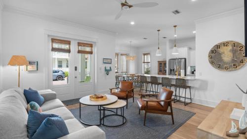 Rosemary Beach House | Good Day Sunshine by AvantStay Sleeps 16 Pool Private Beach Access