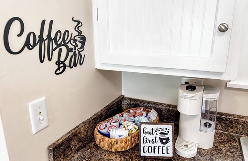Weaver House | Good Vibes & Trail Rides! Cozy 2-bedroom home just off the Chief Ladiga Trail!