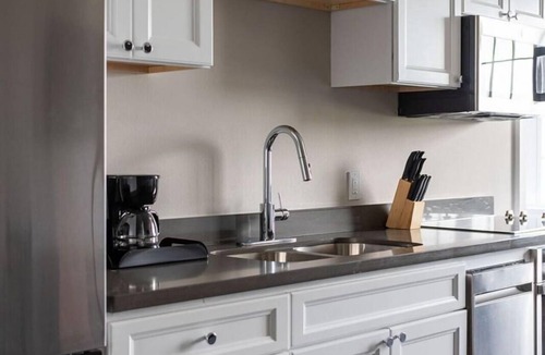 New Orleans Hotel | Gorgeous 2BR Suite in the Heart of New Orleans