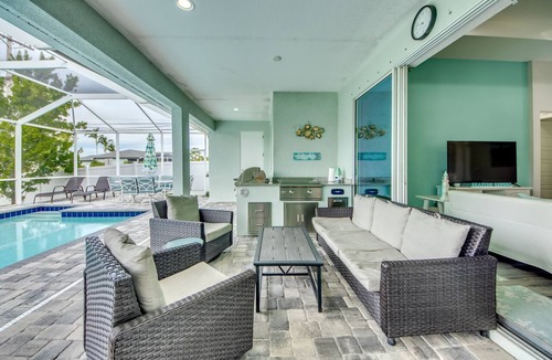 Pelican House | Gorgeous 4 bed 3 bath home with Indoor/Outdoor Living, Private Pool & Hot Tub