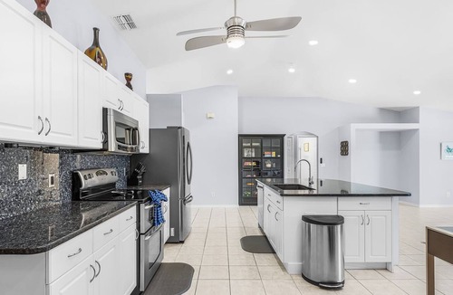 Fort Myers House | Gorgeous 4 Bedroom Waterfront Home with Private Pool/Spa and Large Kitchen