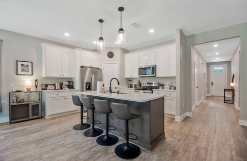 Brent House | Gorgeous 4BR Pensacola Home Near Beach & Downtown, Fast WiFi, Parking
