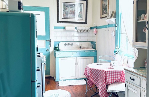 Metairie House | GORGEOUS 6BR/3BA/Sleeps 13 HISTORIC, STREETCAR, FRENCH QUARTER, DOLLHOUSE!