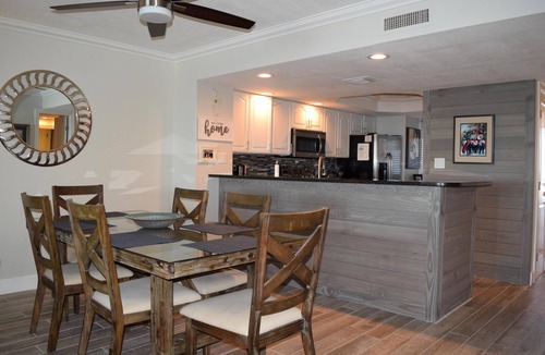 St. Tropez Condo | GORGEOUS BEACHFRONT VIEWS! FREE BEACH SET UP, PRIVATE BEACH, POOL, SPA, AND GYM