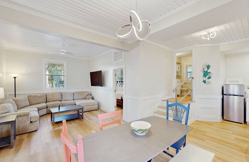 St. George Island House | Gorgeous coastal duplex with full kitchen, close to beach