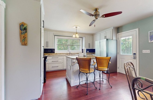 Warrington House | Gorgeous coastal home, dog-friendly and easy beach access