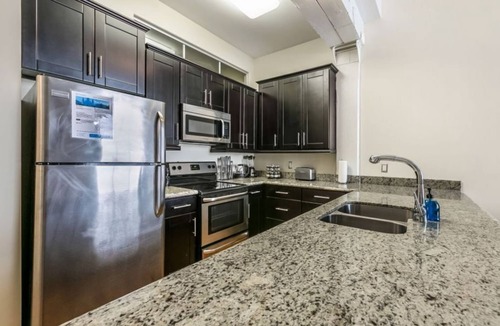 Central Business District Hotel | Gorgeous Condo - Walk to French Qt and Bourbon
