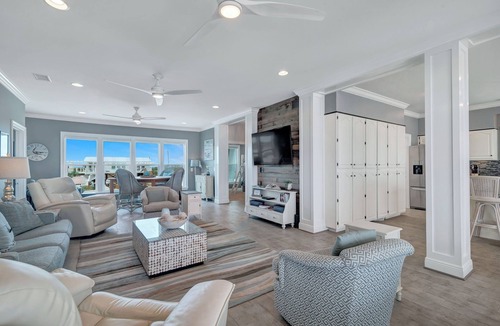 Southpointe House | Gorgeous, Fully renovated Large Gulf Front 5bdrm/4+ba private home w/large decks