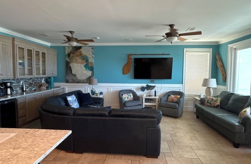 Plantation House | Gorgeous Gulf Front Home, 8 bed/7 bath, Pool, Elevator, and all the amenities!