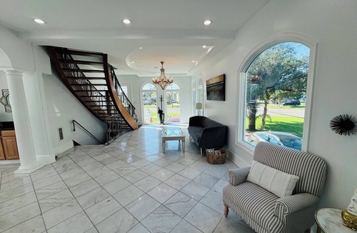 Broadmoor House | Gorgeous mansion on historic South Claiborne Avenue in Uptown New Orleans! n