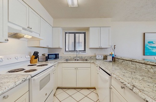 Crystal Beach Condo | Gorgeous, Open Ground Floor Condo Gulf Front w/Large Patio. Beach Access
