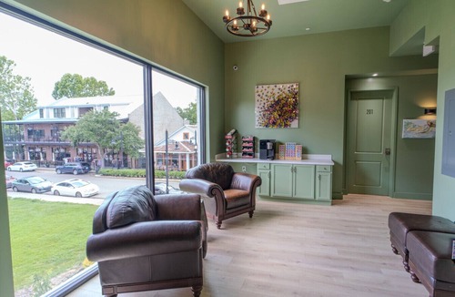 Biloxi Bed & Breakfast | Government St. Balcony Suite 205
