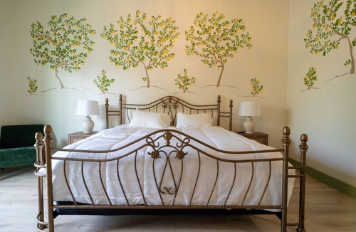 Biloxi Bed & Breakfast | Government St. Balcony Suite 207