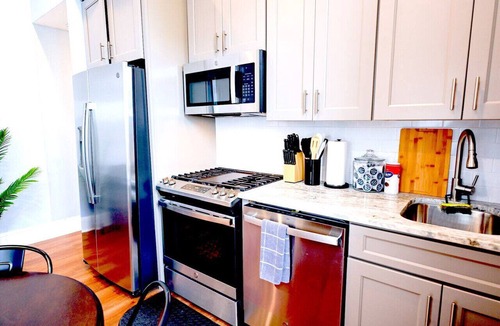 Treme Apartment | Governors Apartment - 2 bedroom - Steps to FQ