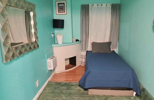 Dunbar House | Gpl 3440 Stella Room 4