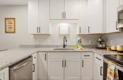 El Centro Beach Condo | Granada Getaway Ground floor PETS AOK