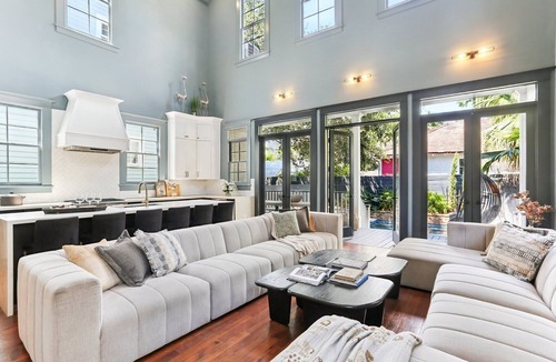 Lower Garden District House | Grand 10BR NOLA Retreat, Dual Heated Pools & Spas