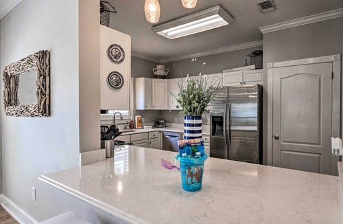 Crystal Shores House | Grand Destin Getaway - Walk a Block to the Beach!
