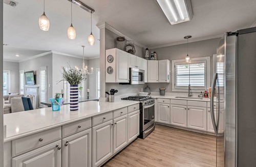 Crystal Shores House | Grand Destin Getaway - Walk a Block to the Beach!