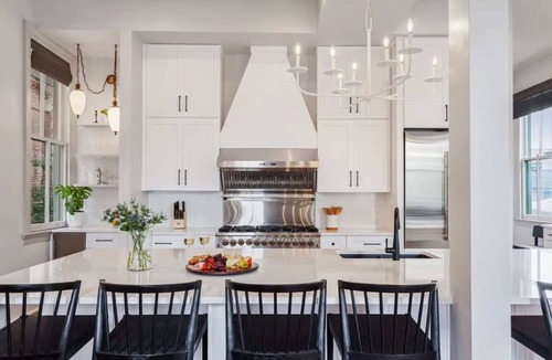 Esplanade Ridge Bed & Breakfast | Grand NOLA Estate | Heated Pool