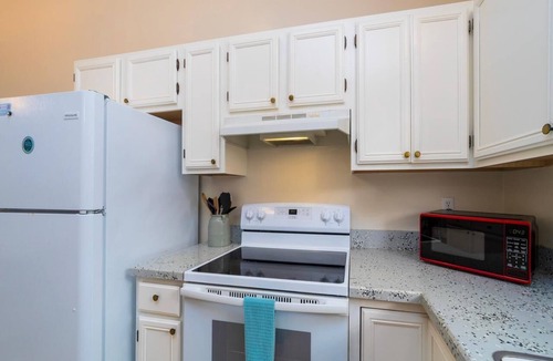 Coquina Gables House | Great Beach Location ~ Pet Friendly ~ Steps to the Beach!
