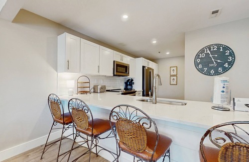 Rosemary Beach Condo | Great condo just steps from the Gulf waters with hot tub, pool & pickleball