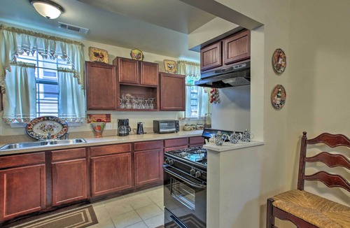 Broadmoor Apartment | Great for Couples! NOLA Apt 3 Mi to Bourbon St