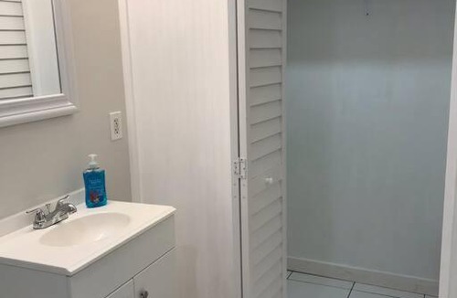 Downtown Apartment | Great location 1/2 block from Duval St - No parking