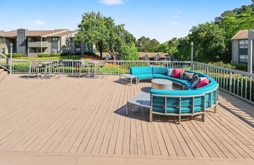 Vestavia Hills Apartment | Green & Private 2BR - King Bed, Pool, Gym Near UAB & Hospitals
