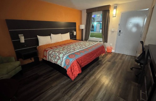 New Port Richey Hotel | GREENKEY BEACH MOTEL