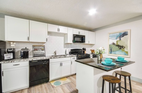 Greenwood Apartment | Greenwood Studio Cottage < 1 Mi to Downtown!