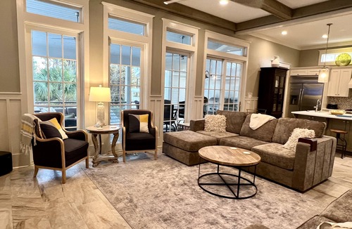 Sunnyside House | Guest House: High End Open-Concept Design, 3 King Bedrooms, Near Walkover #1