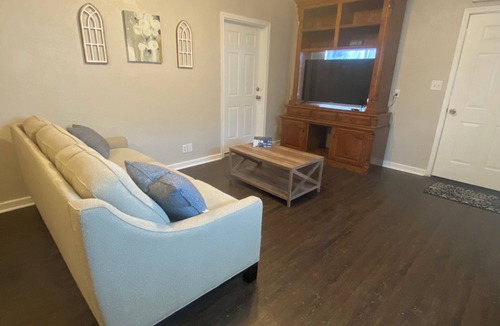 Beaumont Apartment | Guest House in Beaumont.
