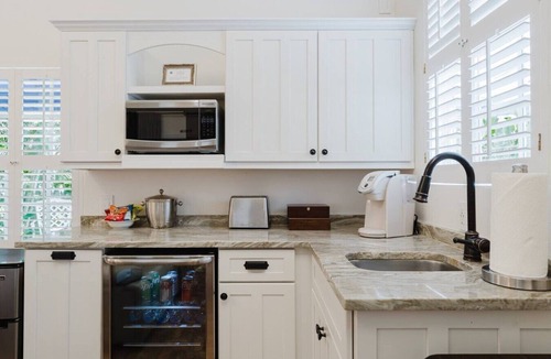 Grandview Heights House | Guest House Suite | Htd Pool and BBQ
